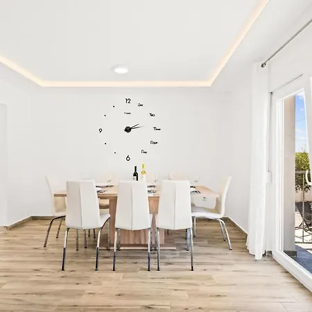 Feniks By Interhome * Polaca