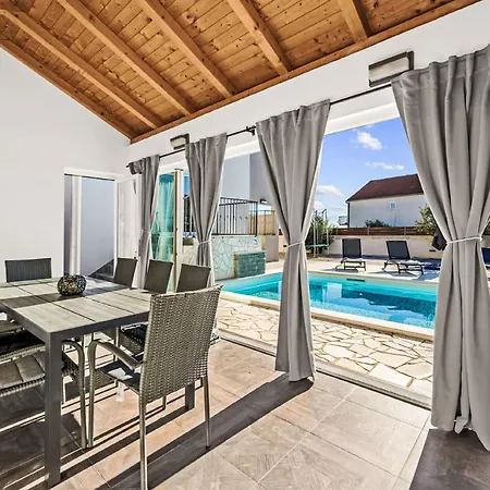 Feniks By Interhome